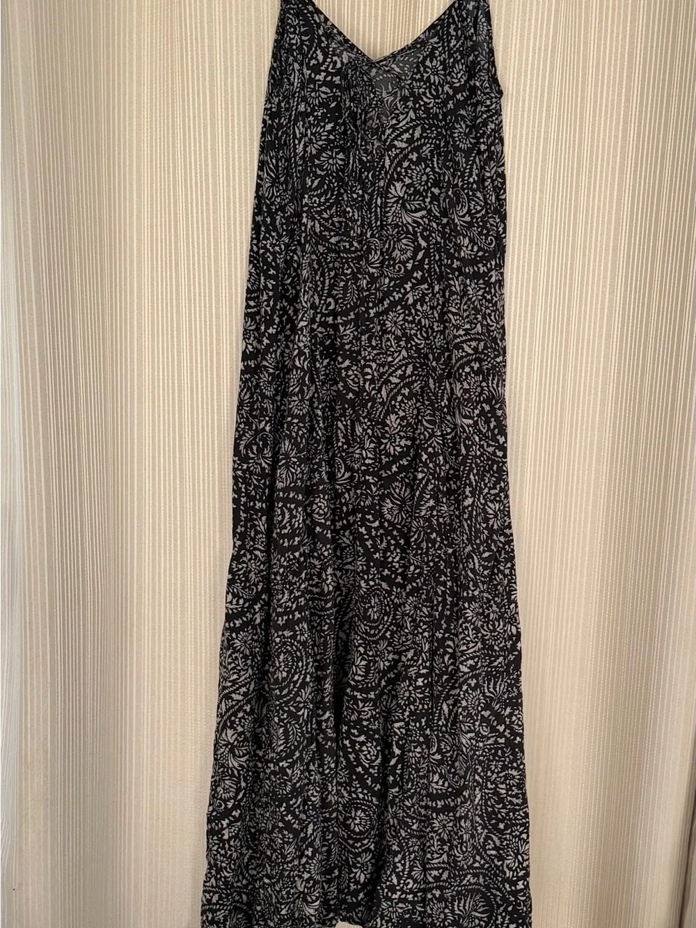 Abercrombie & Fitch Black Maxi Dress with White Paisley Print